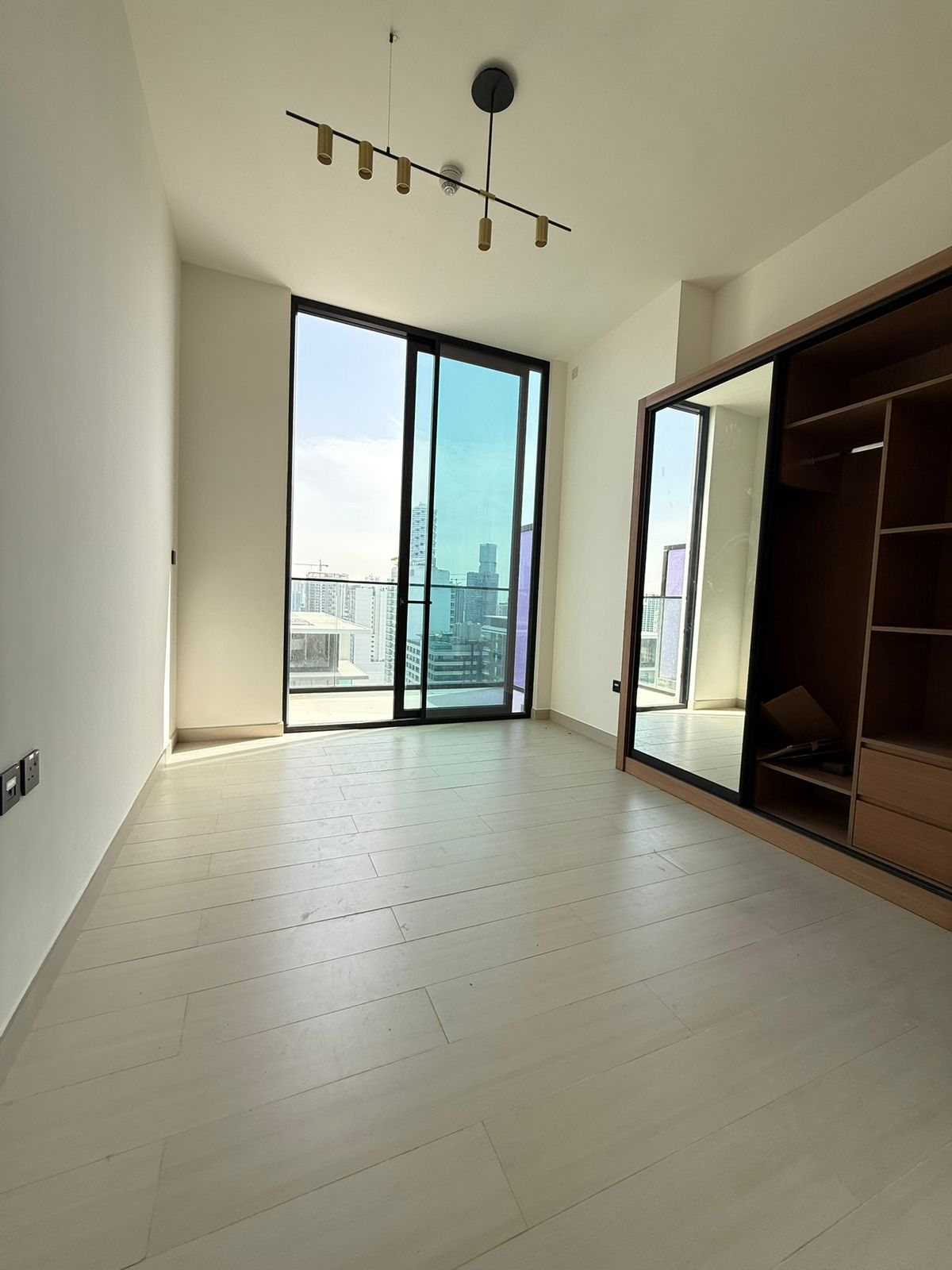 BRAND NEW | HIGH FLOOR | WITH APPLIANCES | VACANT