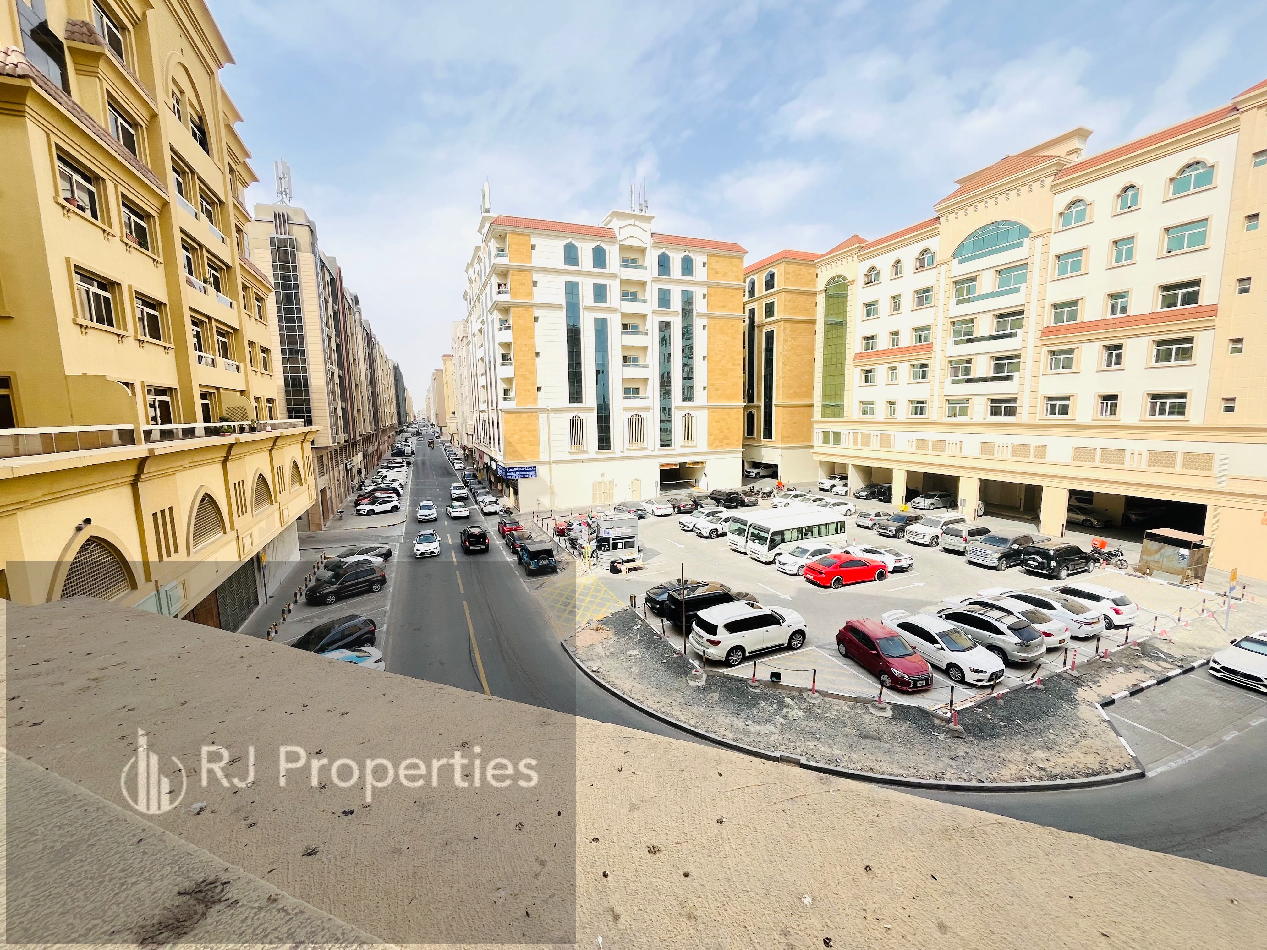 Luxury and very spacious huge size 1bhk with gym and parking free open view