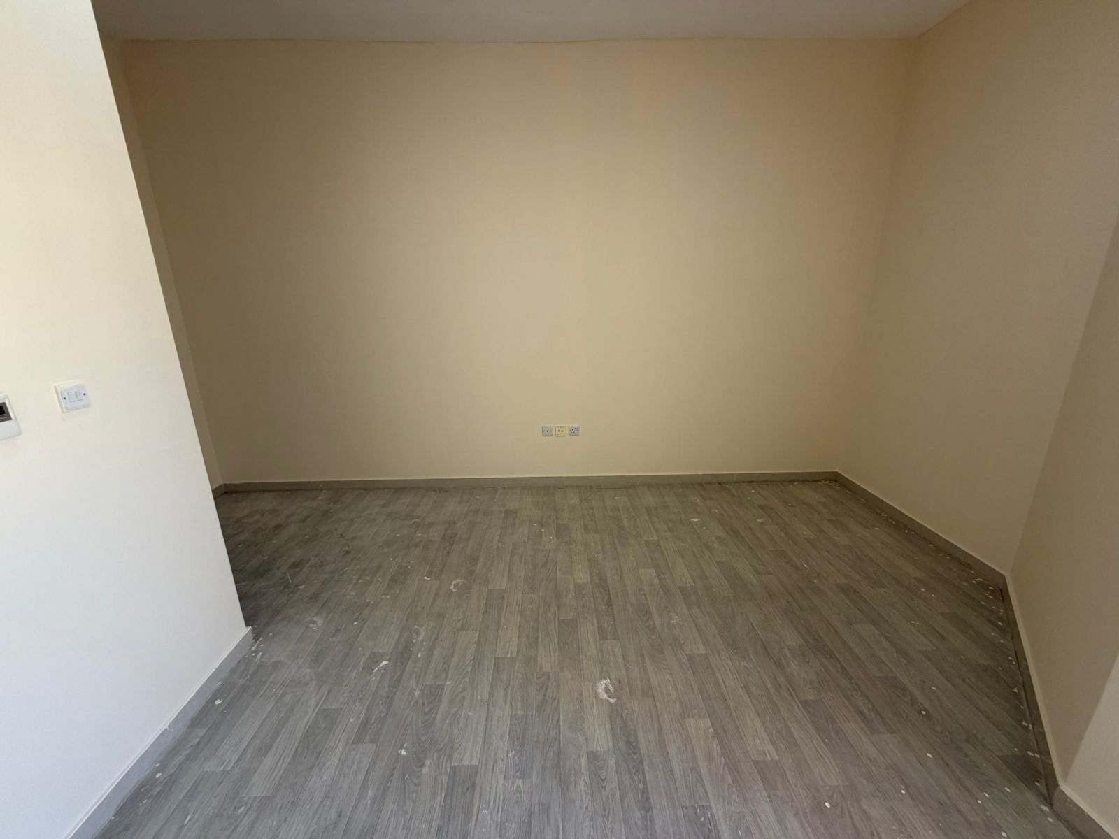 1 Bedroom Apartment for Annual Rent in Al Rawda – Near Sheikh Ammar Street