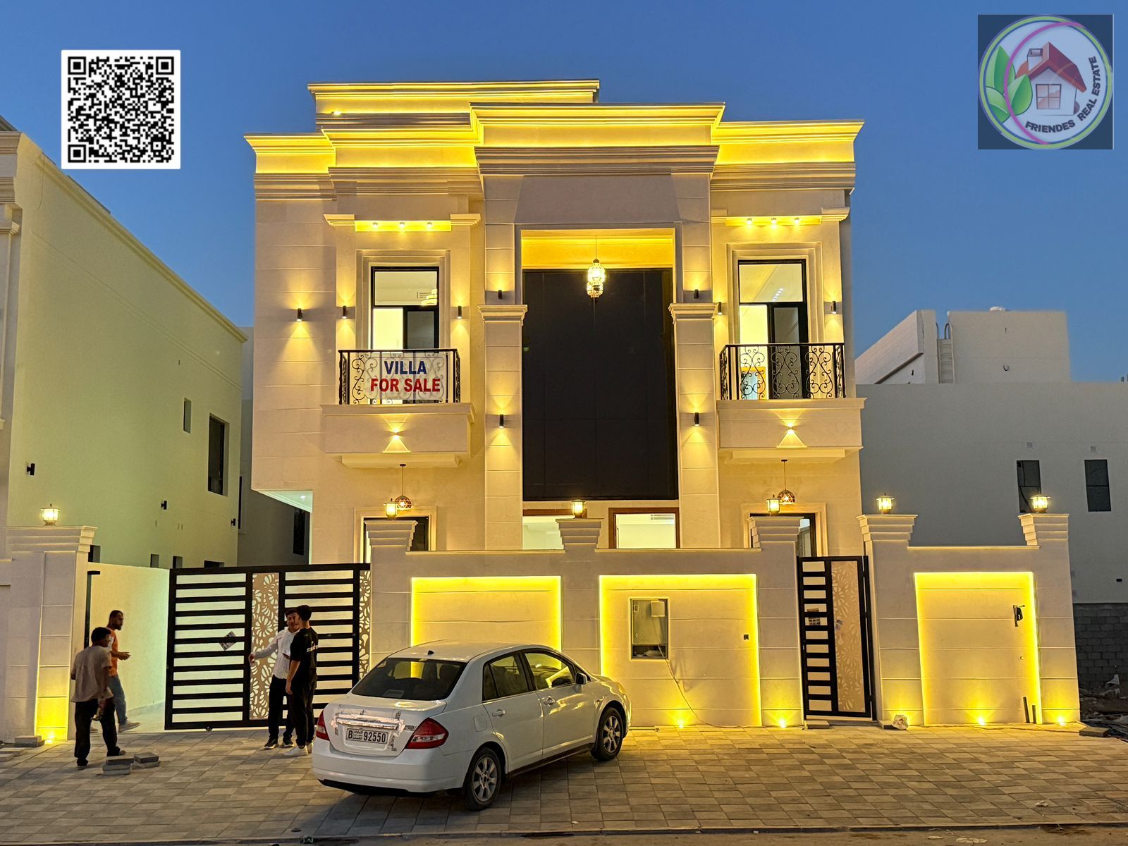 Classic villa for sale - two floors and a roof, price including registration and ownership fees - central air conditioning - super duplex finishing -