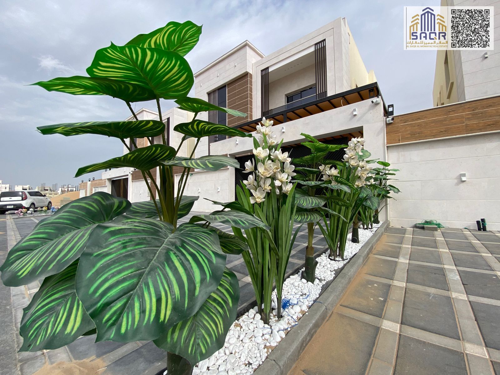A luxurious villa with distinctive finishes, featuring a modern design and balanced spaces that provide comfort and privacy.