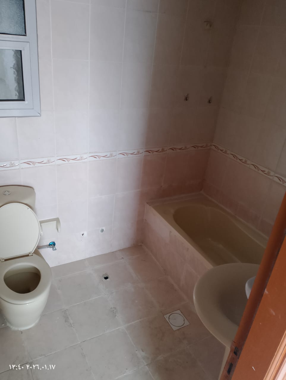 For Rent – Apartment in Al Butina | Sharjah Family-only apartment in a prime location, close to all essential services. Details: 3 Bedrooms + Livin