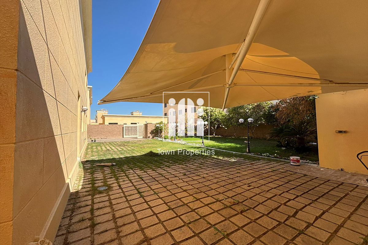 Luxury Villa 7MBR + Driver | Landscaped Garden |