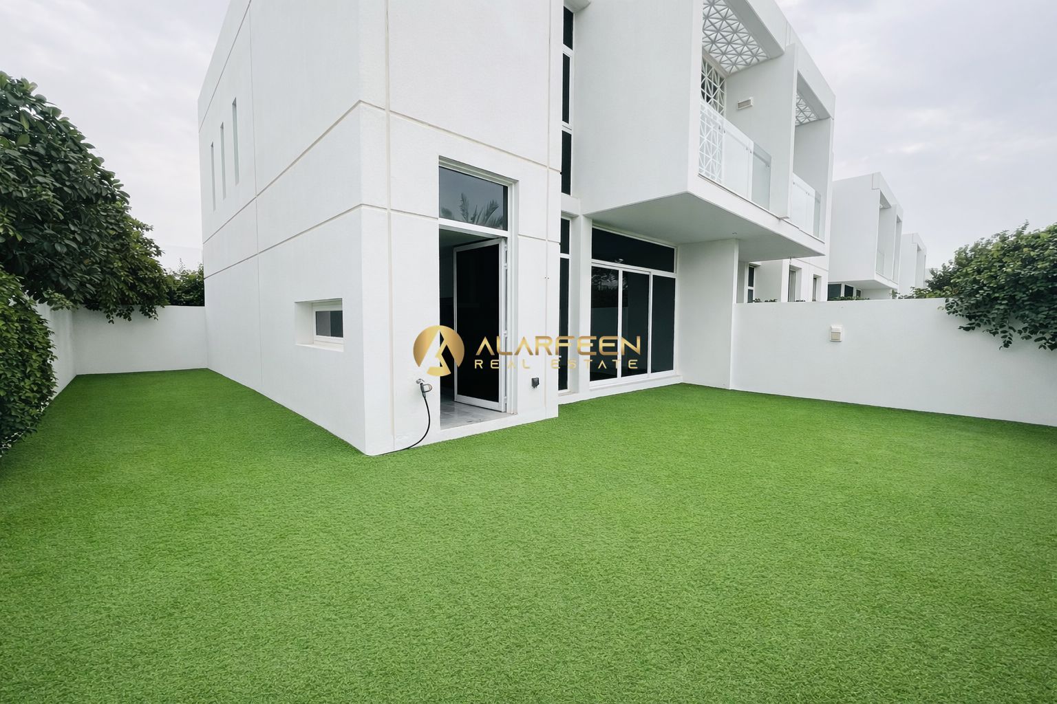 Corner Villa l L shape Garden l Single Row
