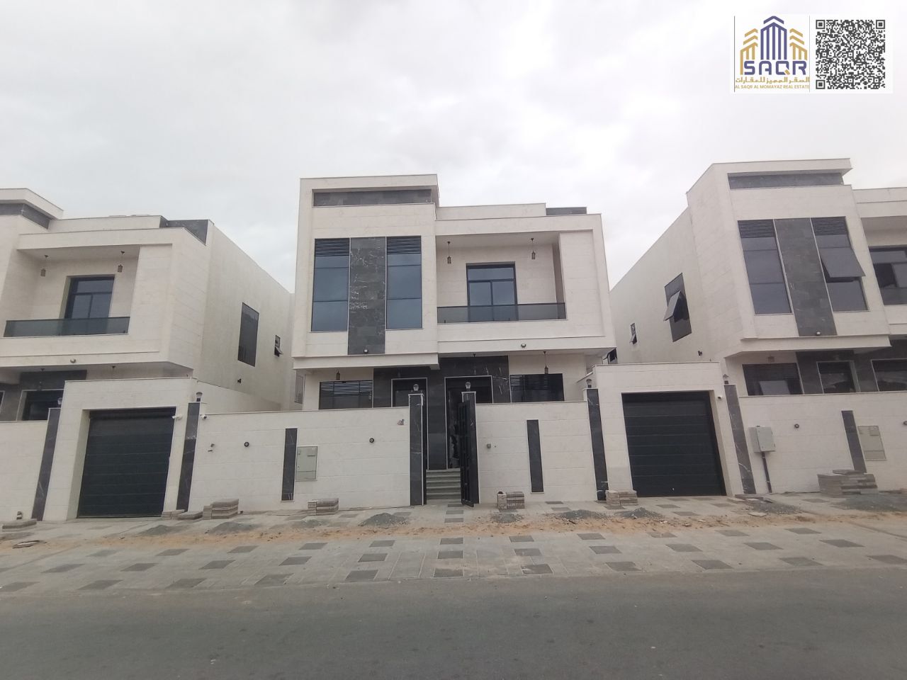 Freehold villa / Fully furnished with air conditioning / No annual service charges