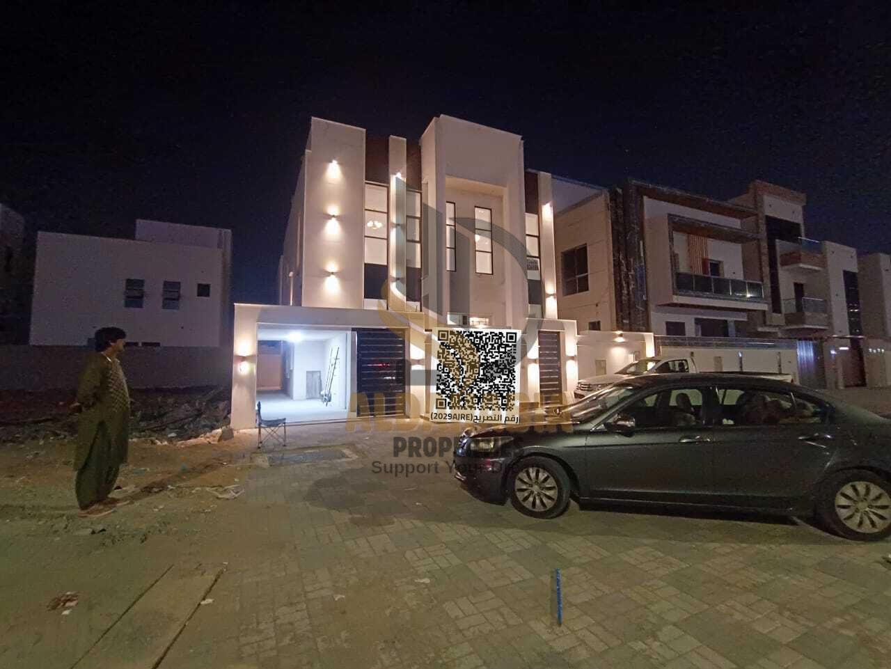 For Rent – Luxury Villa in Al Hiliou 2 – Services Street