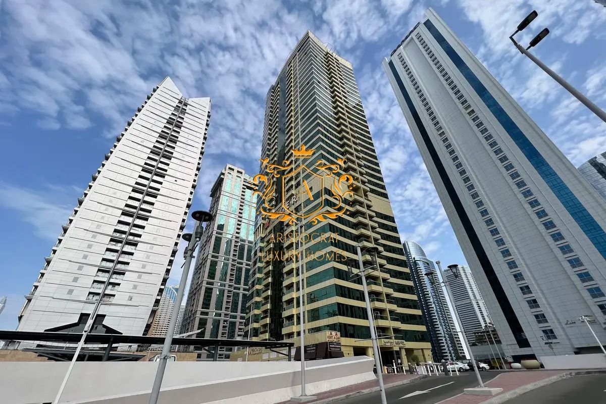 Lake View I 2 MIN Walk to DMCC Metro St. I Furnished Studio Flat