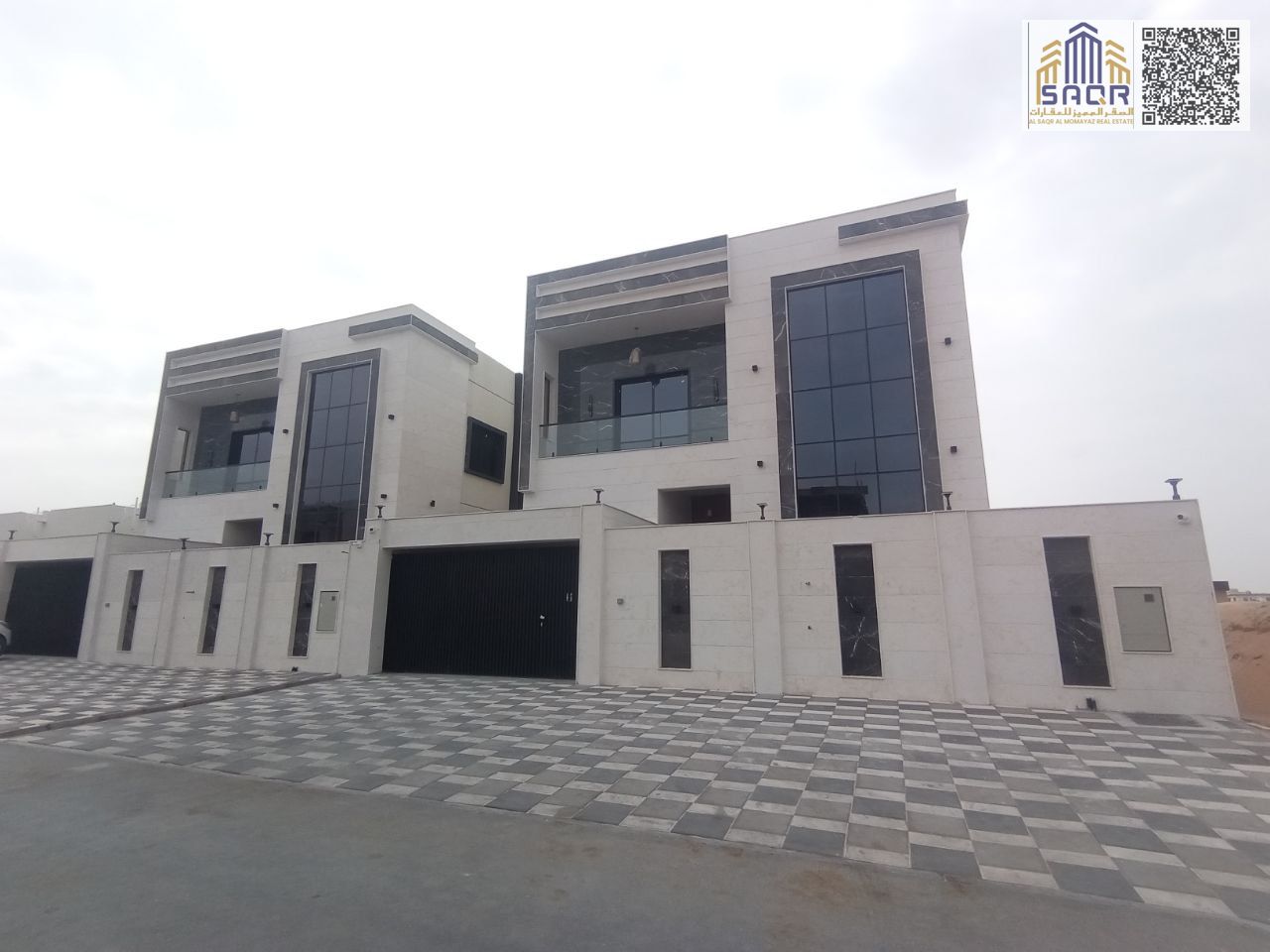 Modern villa in a prime location behind the Chinese mall / Freehold for life / Fees included