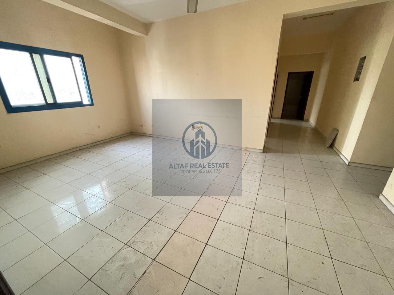 Big 3BHK With 2 Washrooms Near Cornishe Big Apartment