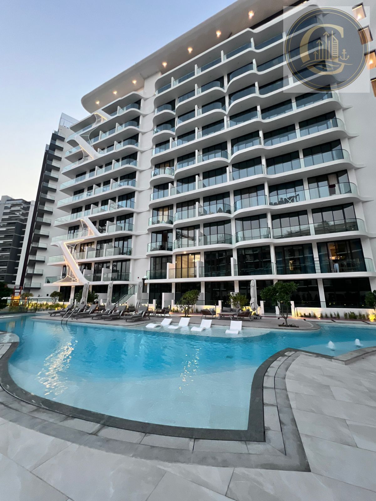 Ready to Move-in Furnished Studio | Bright Layout | Pool View