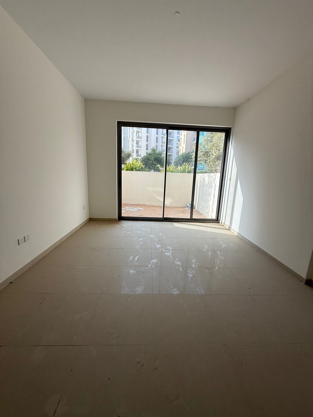 Studio for sale in Uptown Al Zahia with spacious areas and modern design, prime location suitable for living or investment, 520,000 dirhams.