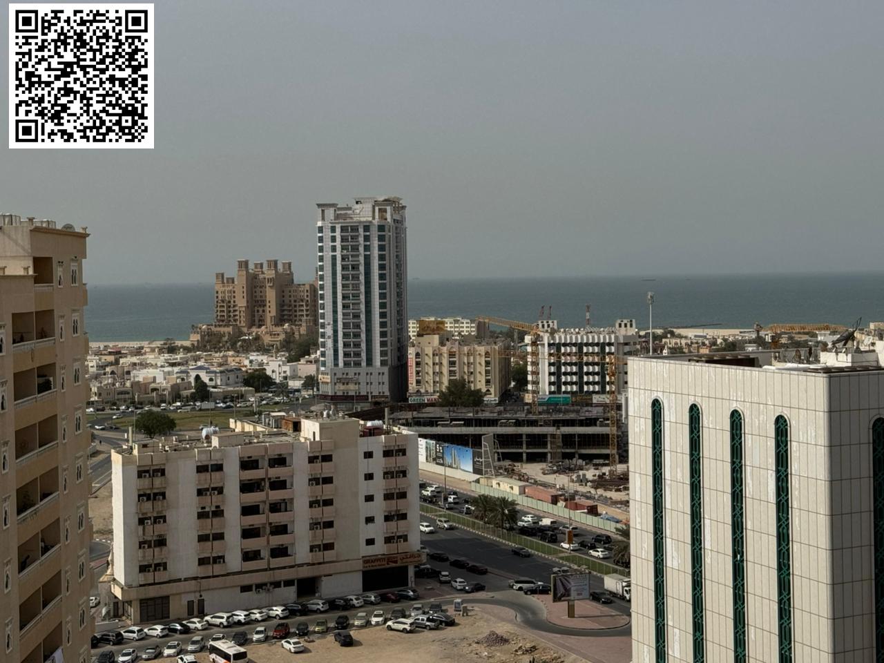 Balcony with sea view, central air conditioning, two bedrooms, two living rooms, two bathrooms, free parking, excellent finishing, very prime location