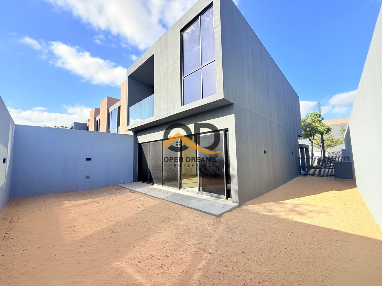 Corner 3-Bedroom Townhouse with Separate Maid Room In Masaar