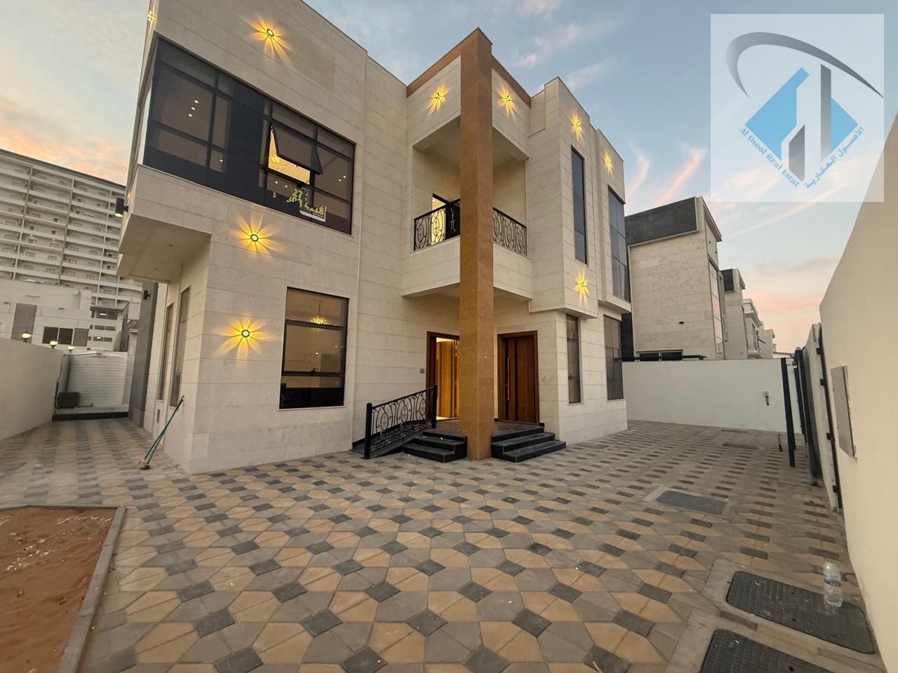 Villa for rent in Al-Haliou area, corner location, large area, close to all services, opposite Fam Tower, McDonald's, near the mosque, at a bargain pr