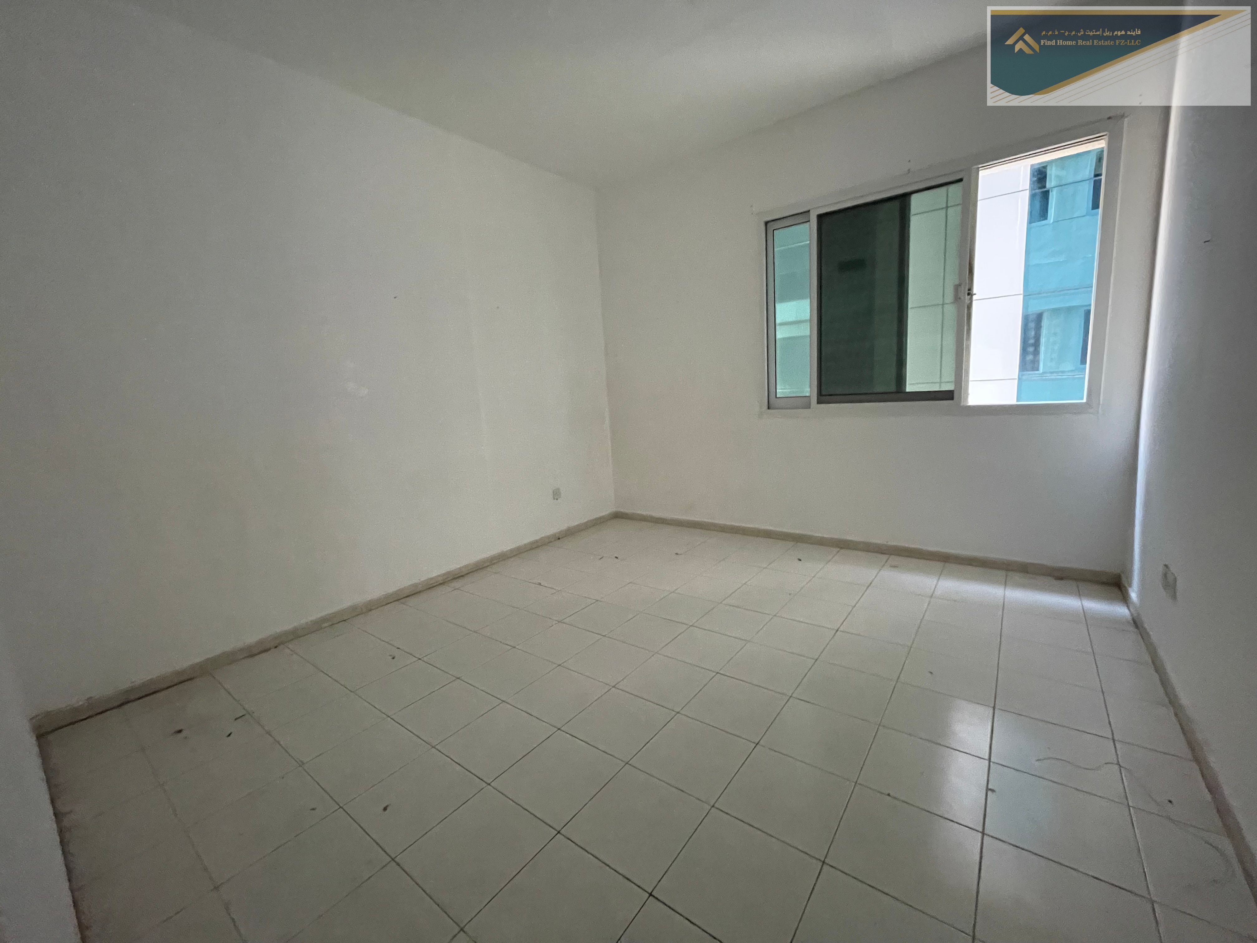 HOT OFFER!!3BHK WITH SEAVIEW NEAR CORNICHE LUXURY APPARTMENT WITH BALCONY ONLY FOR FAMILY IS JUST 58k