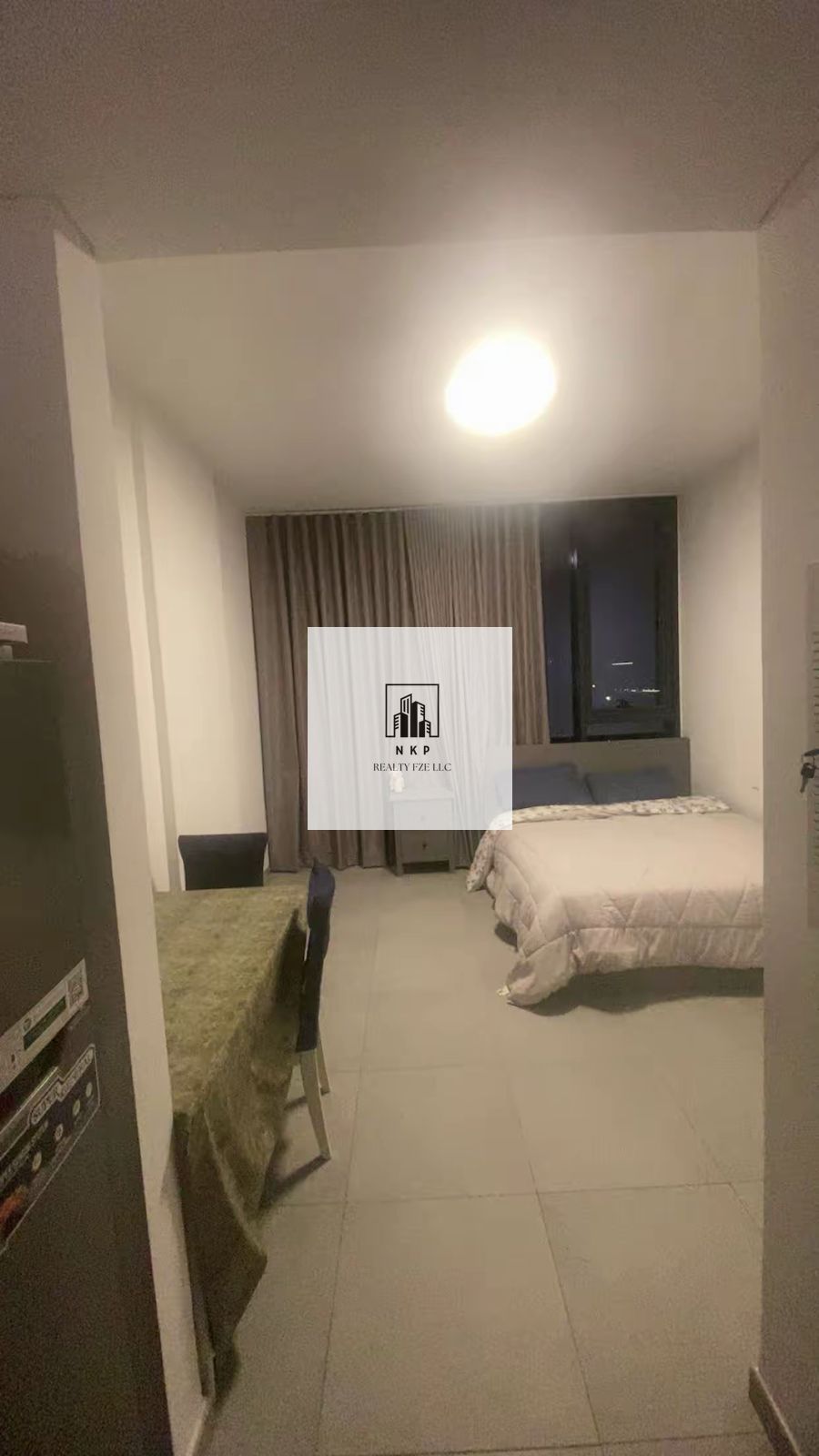 Specious luxury studio for monthly rent