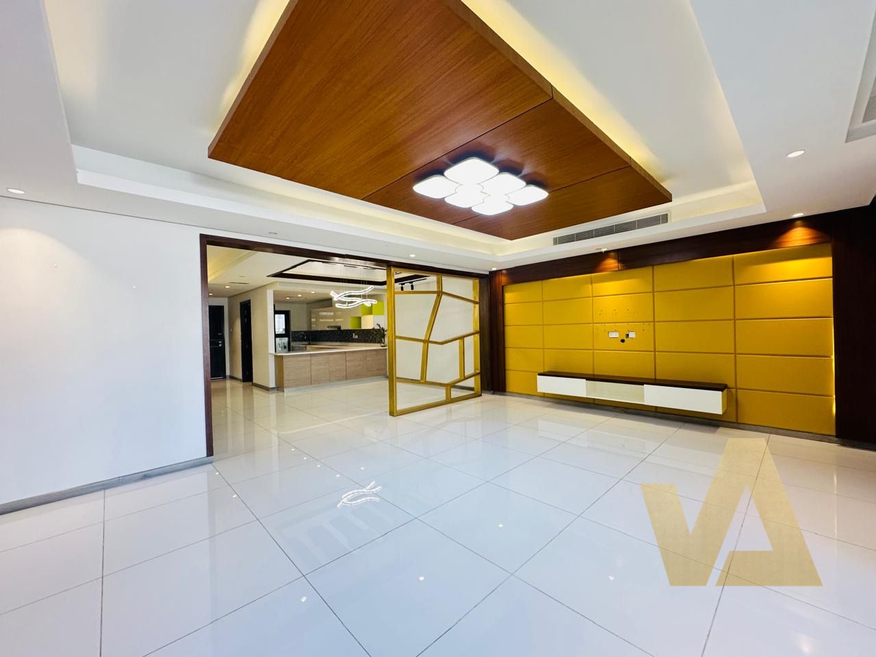Middle Villa | Fully Upgraded | 4 BHK with Maids