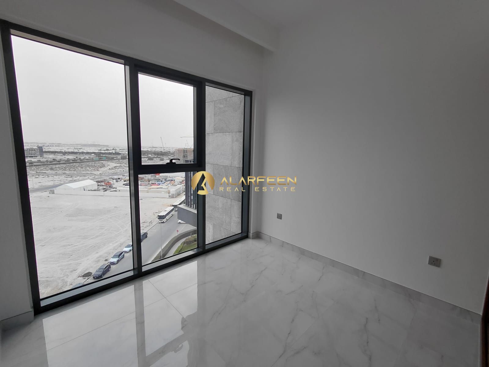 Luxury 1BHK | Fitted White Goods | Call now
