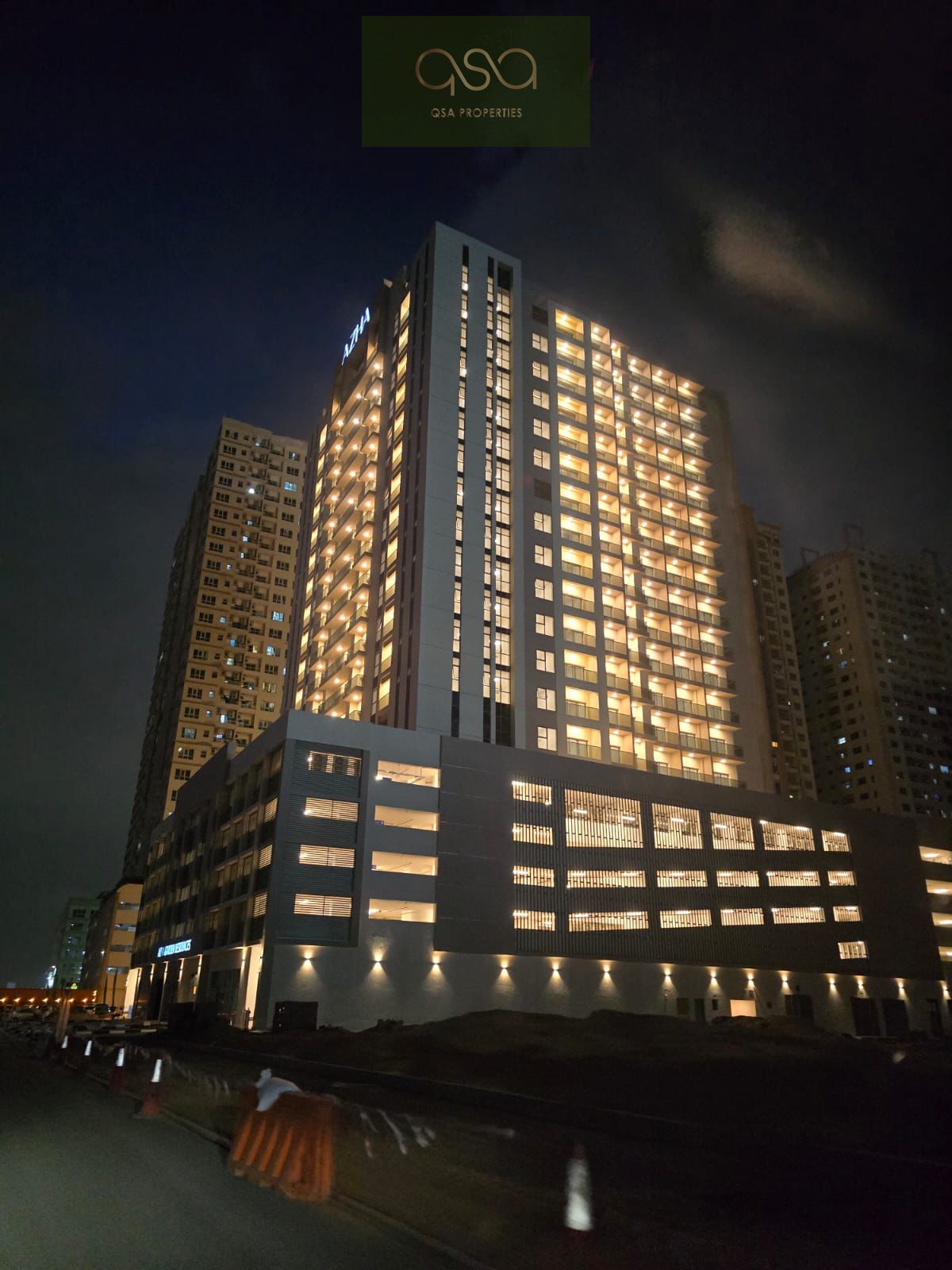Exceptional opportunity to rent in a luxurious, world-class, fully-serviced project. Includes a gym, swimming pool, and covered parking. Strategically