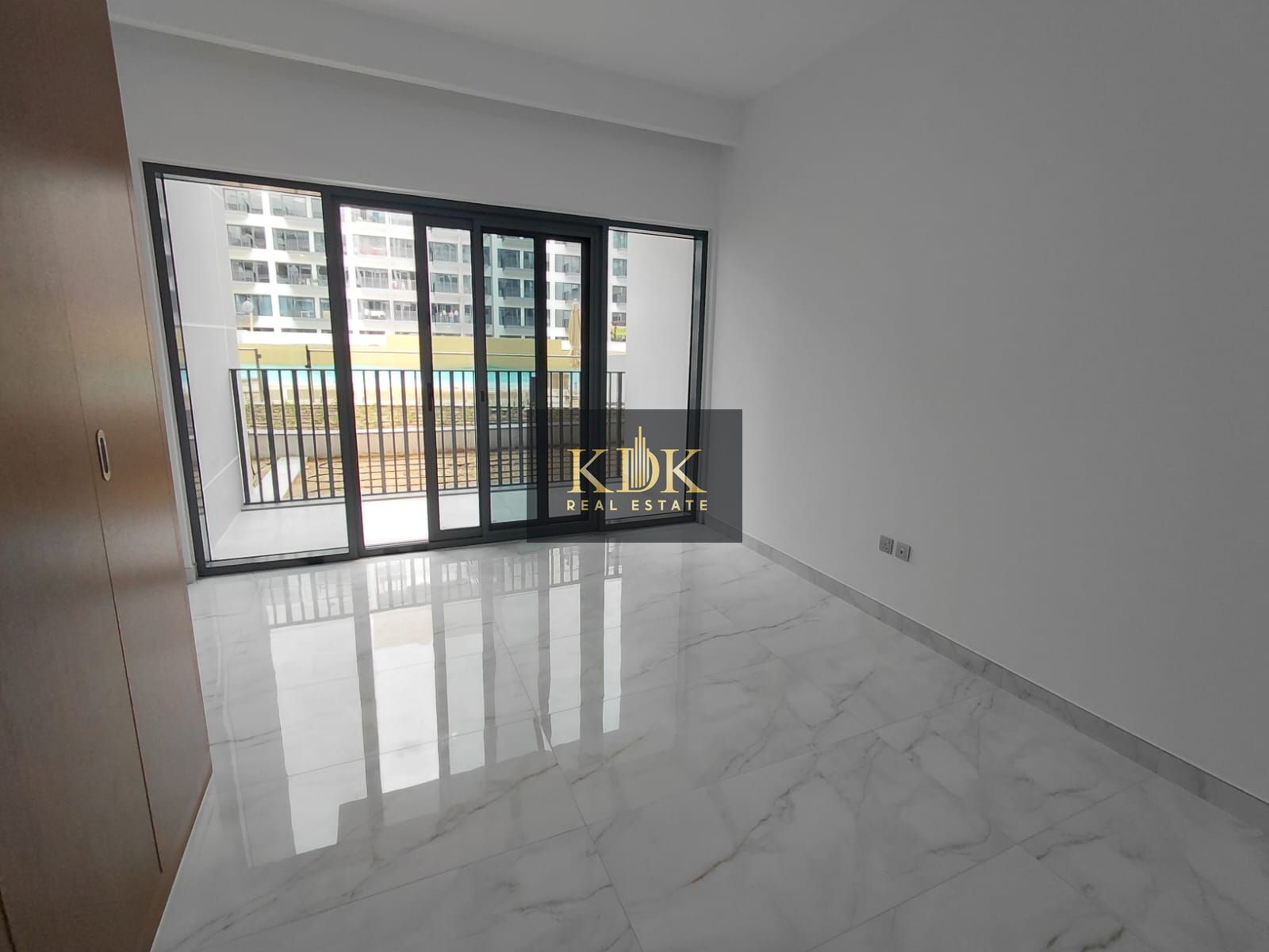 Open View Studio | Fitted Kitchen | Grab now