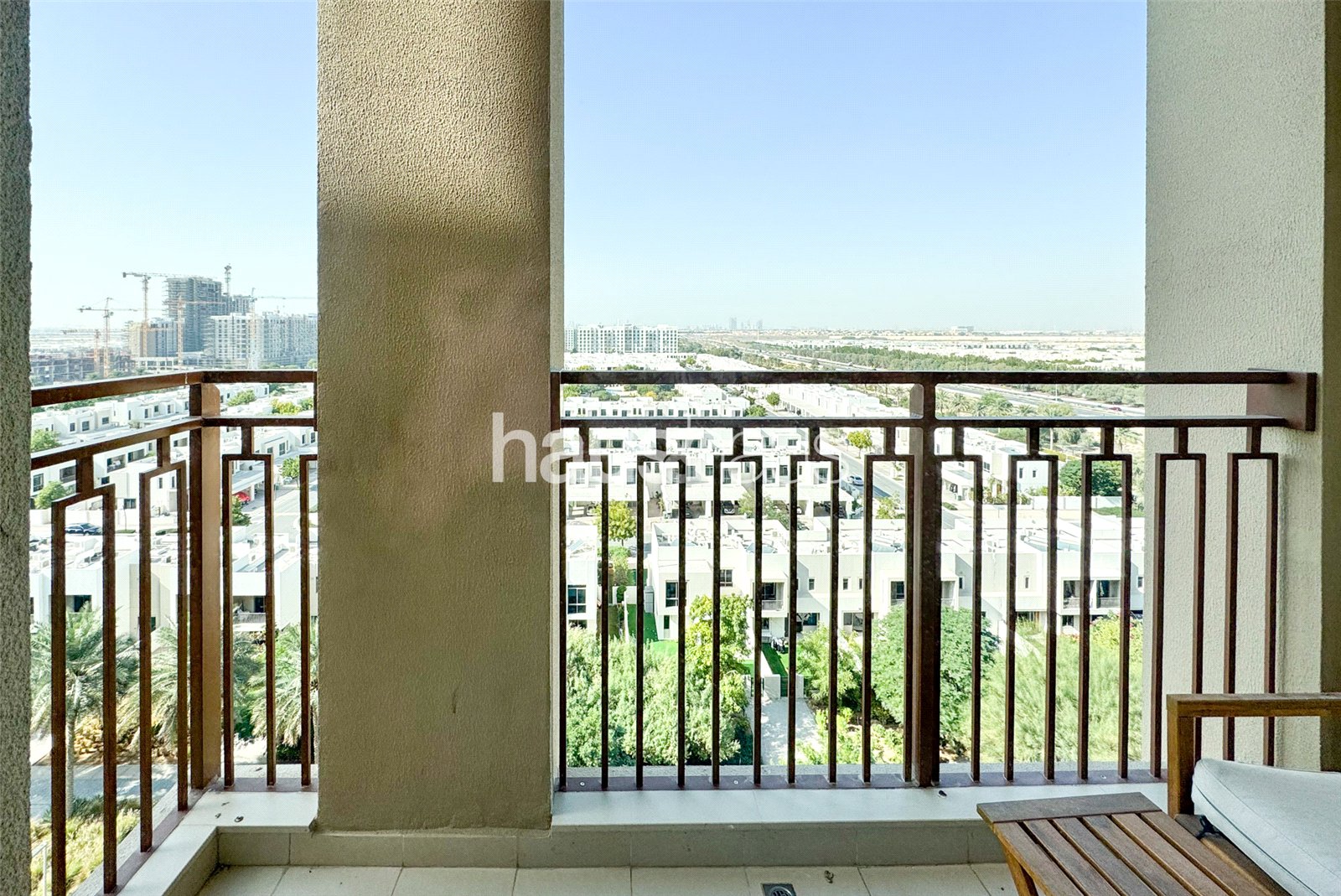 Vacant | Top Floor | Excellent Amenities | ROI 6%