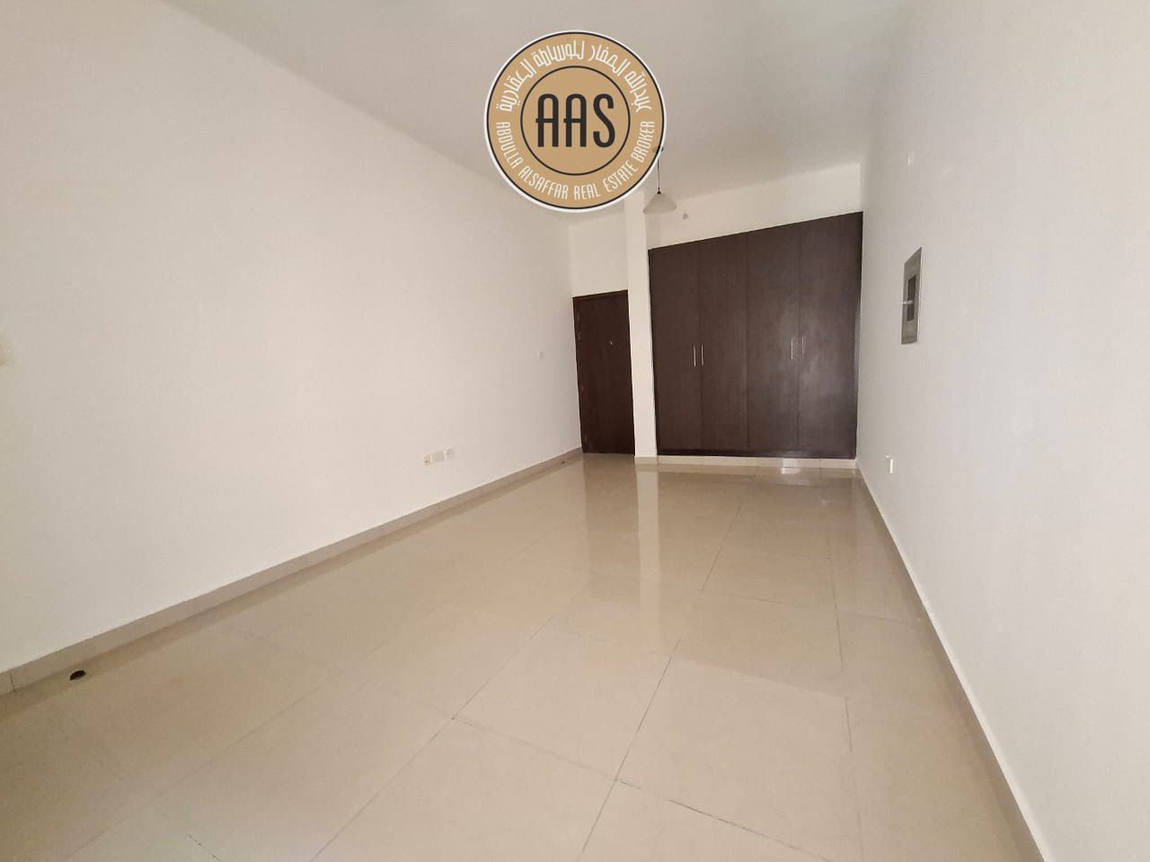 Good Studio Apartment for Family or staff also :: At hot location