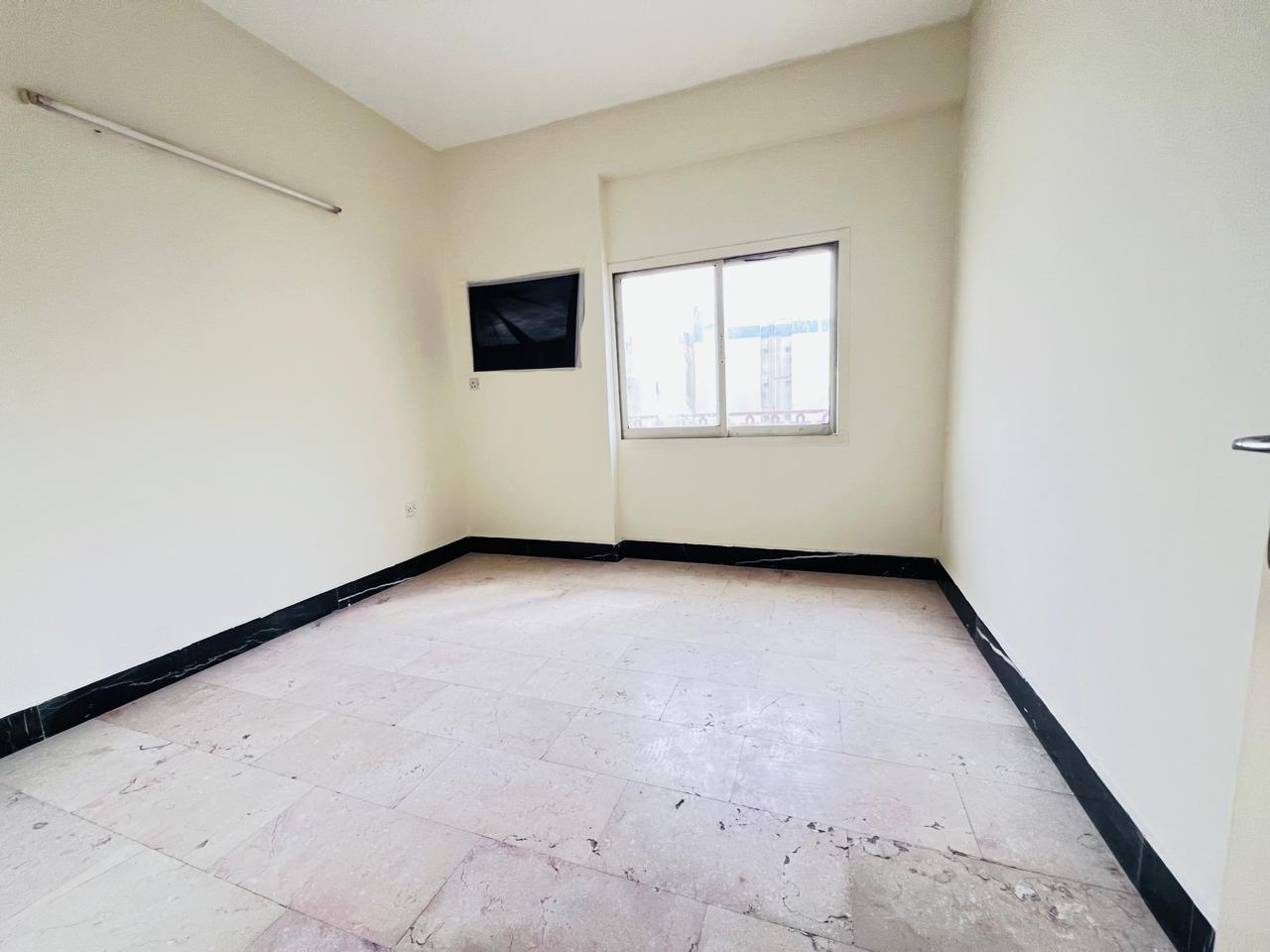 Big Spacious lavish 2bhk 2 Bathroom just rent 35k for bachelor only 7 people allowed