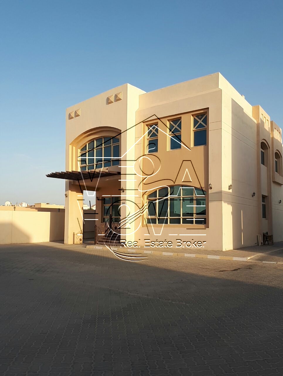 LOVELY 4 BEDROOM VILLA W/OUTSIDE KITCHEN IN COMPOUND