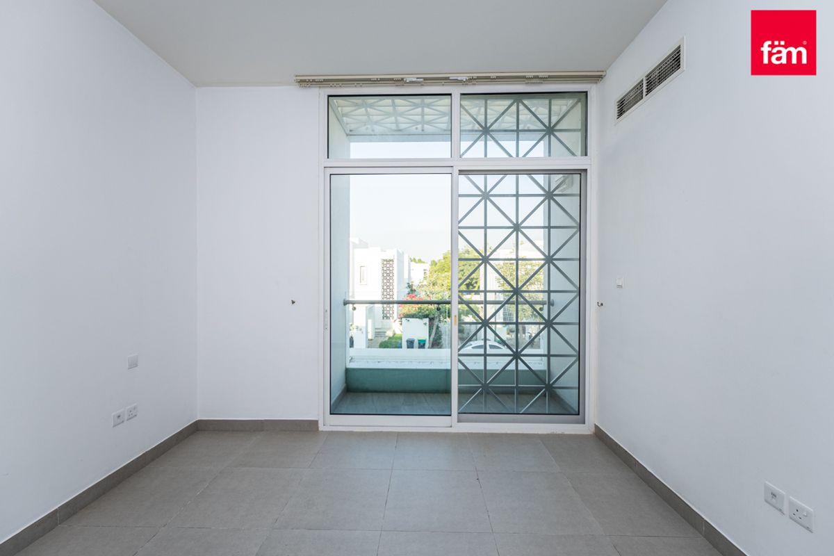 3 BEDS + MAIDS TYPE END UNIT FOR SALE ON PARK