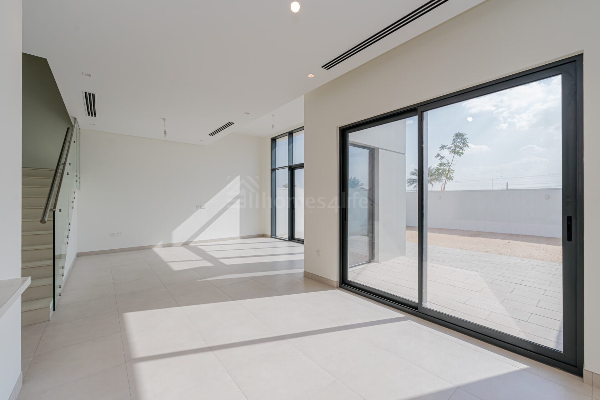 Large Plot | Elegant Design | Vacant