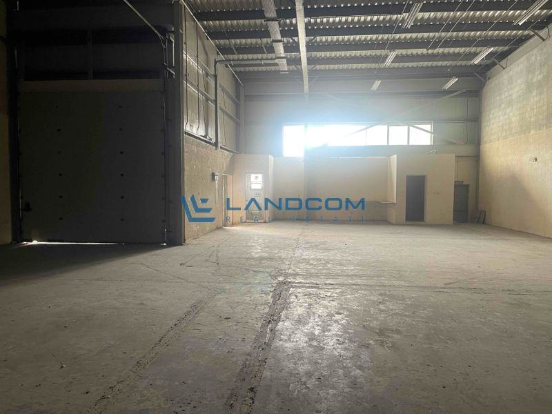 Spacious 10,000 Sqft Commercial Warehouse for Rent