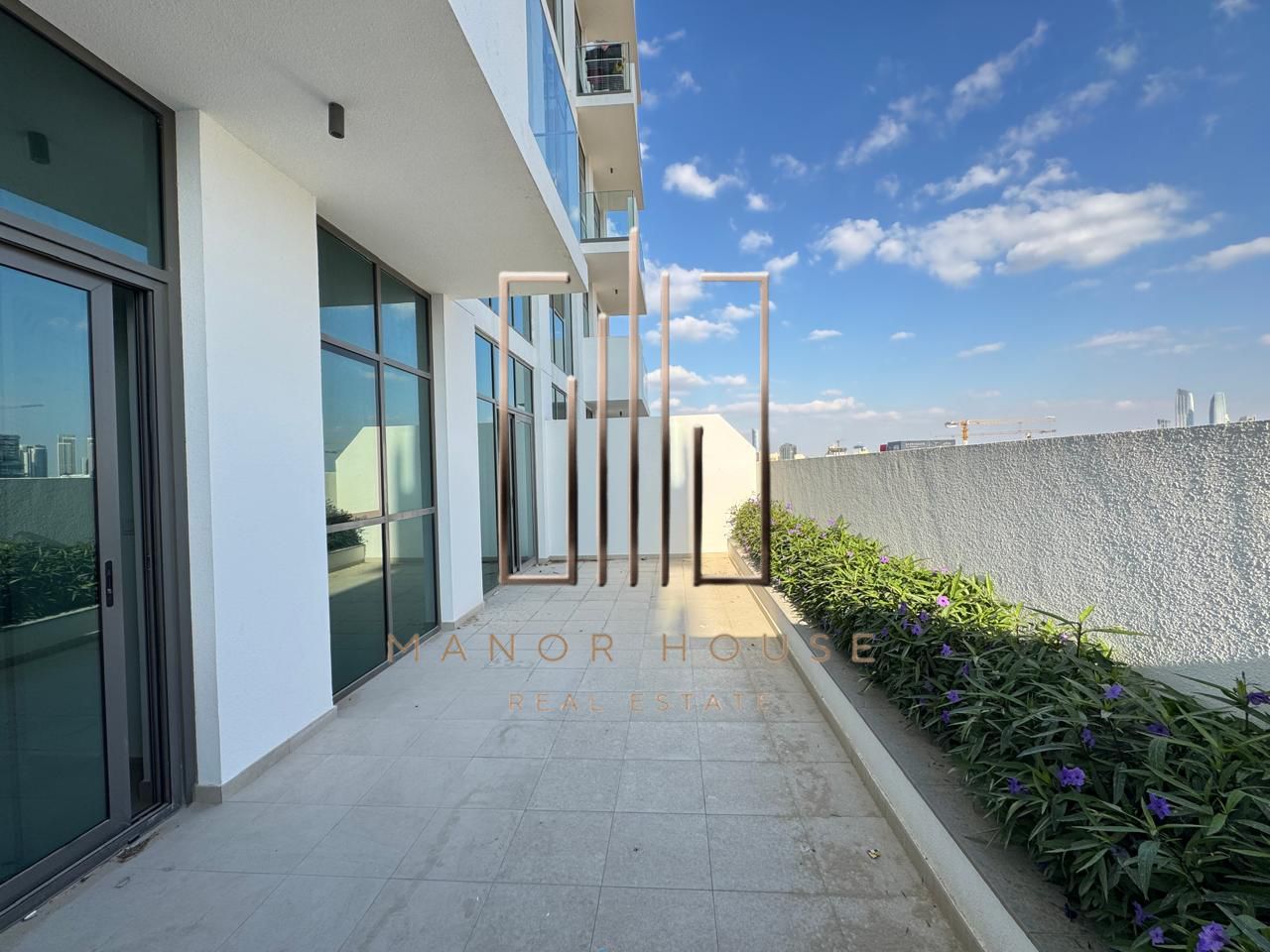 Ideal Lay-out | Spacious 1-BHK | Huge Balcony