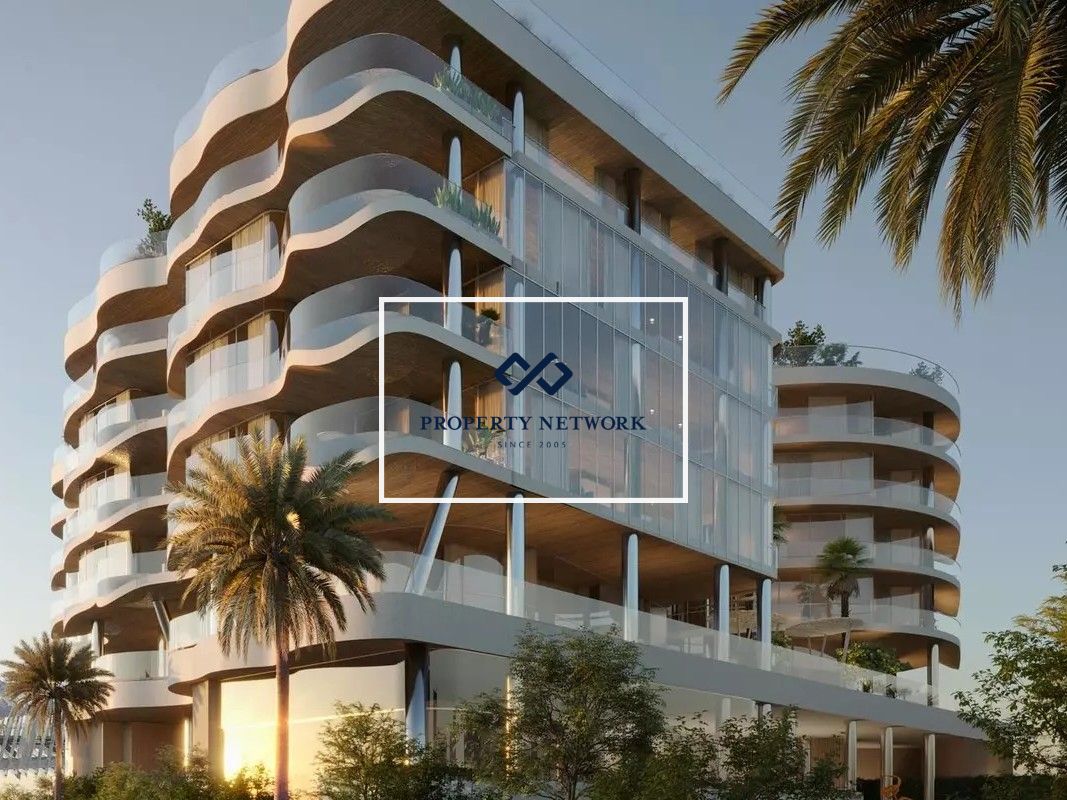 Iconic Waterfront Penthouse |...