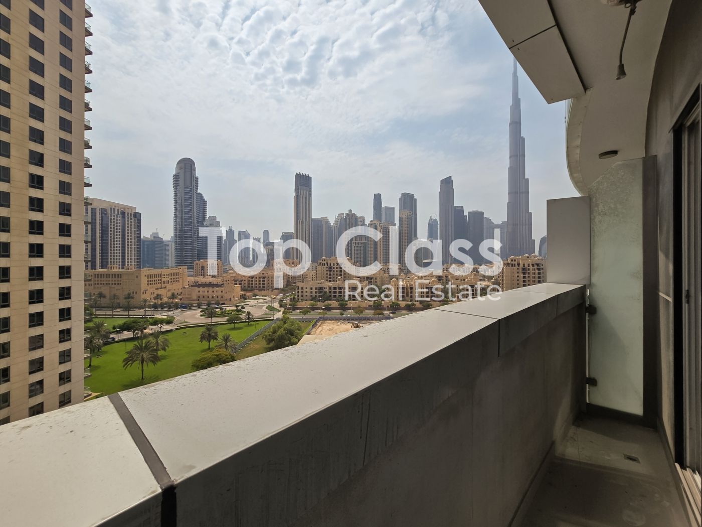 Burj Khalifa View | Furnished | Spacious | 1 cheque