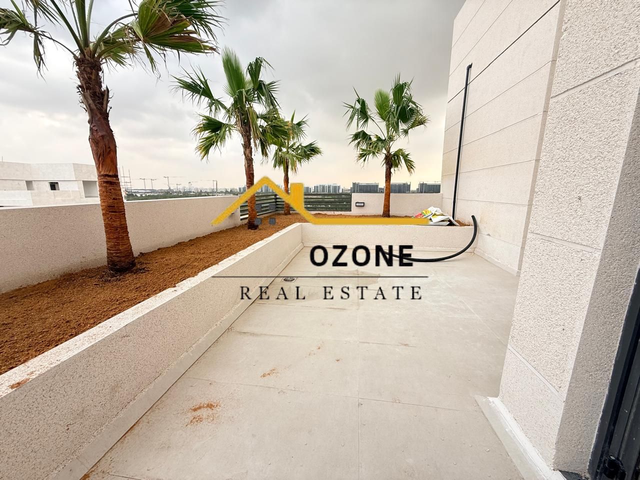 Hot Offer 30 Days Free Spacious Brand New 2BHK With Wardrobe And Balcony