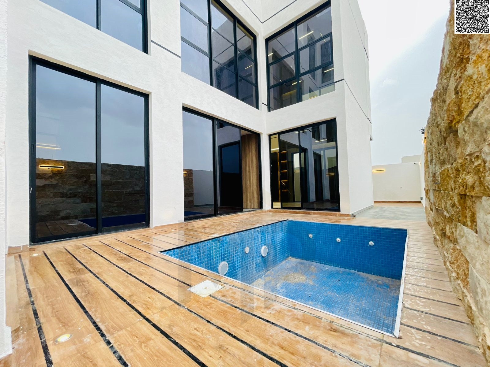 An exceptional villa combining luxury and comfort in one home, at a price including registration and ownership fees.