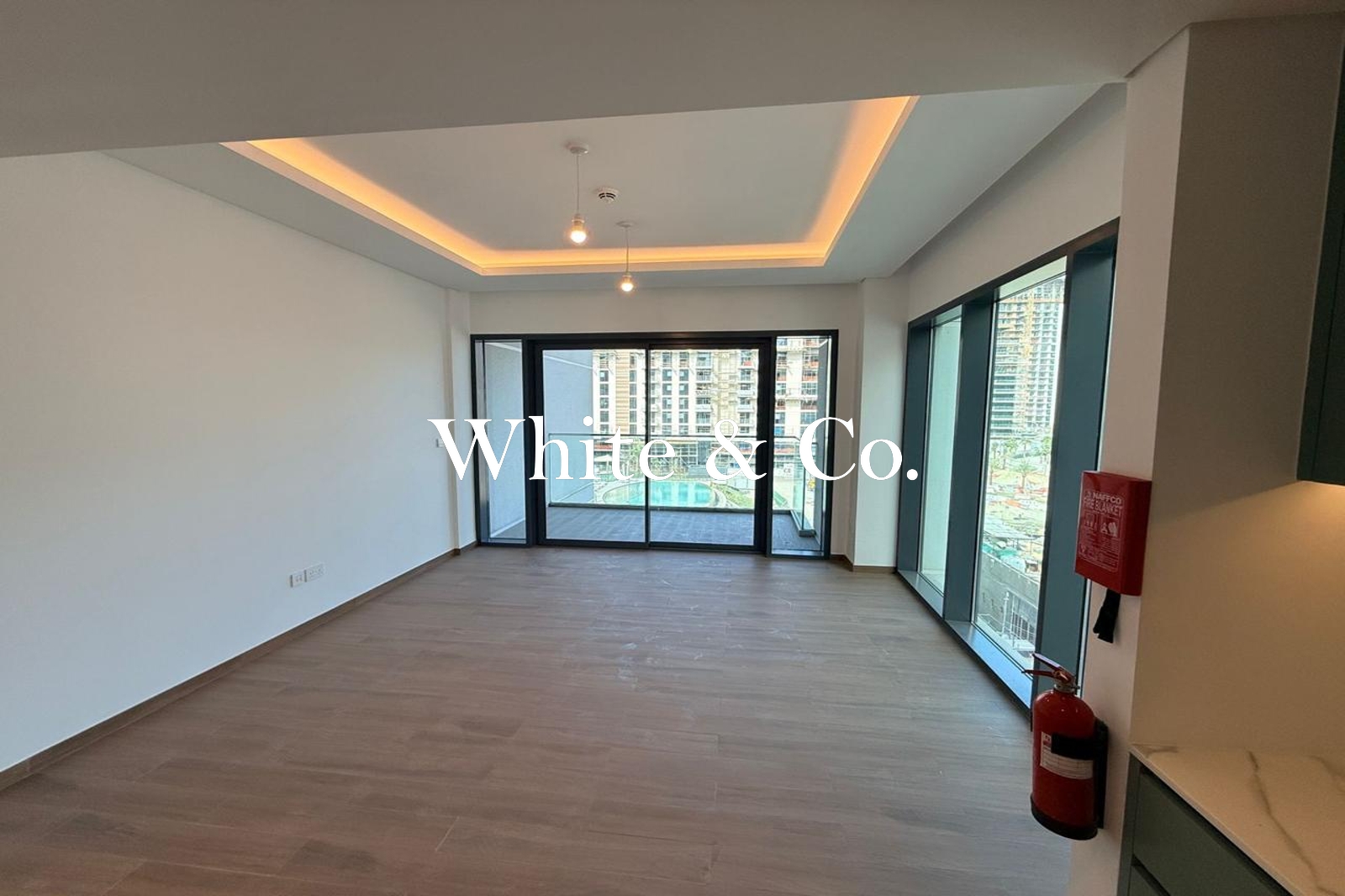 Vacant | Corner Unit | Central Park City Walk