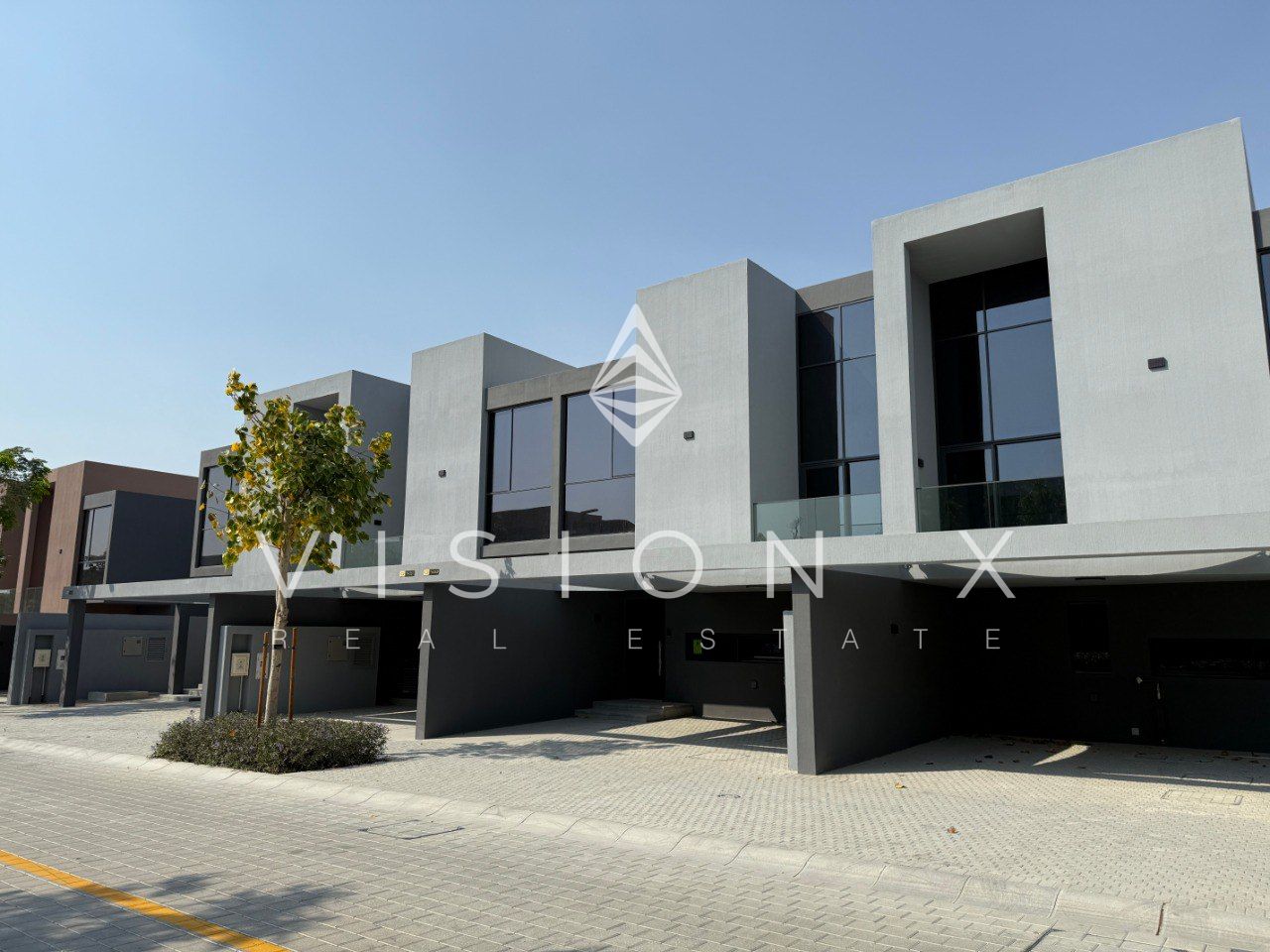 Contemporary Villa | Quiet Location | Ready