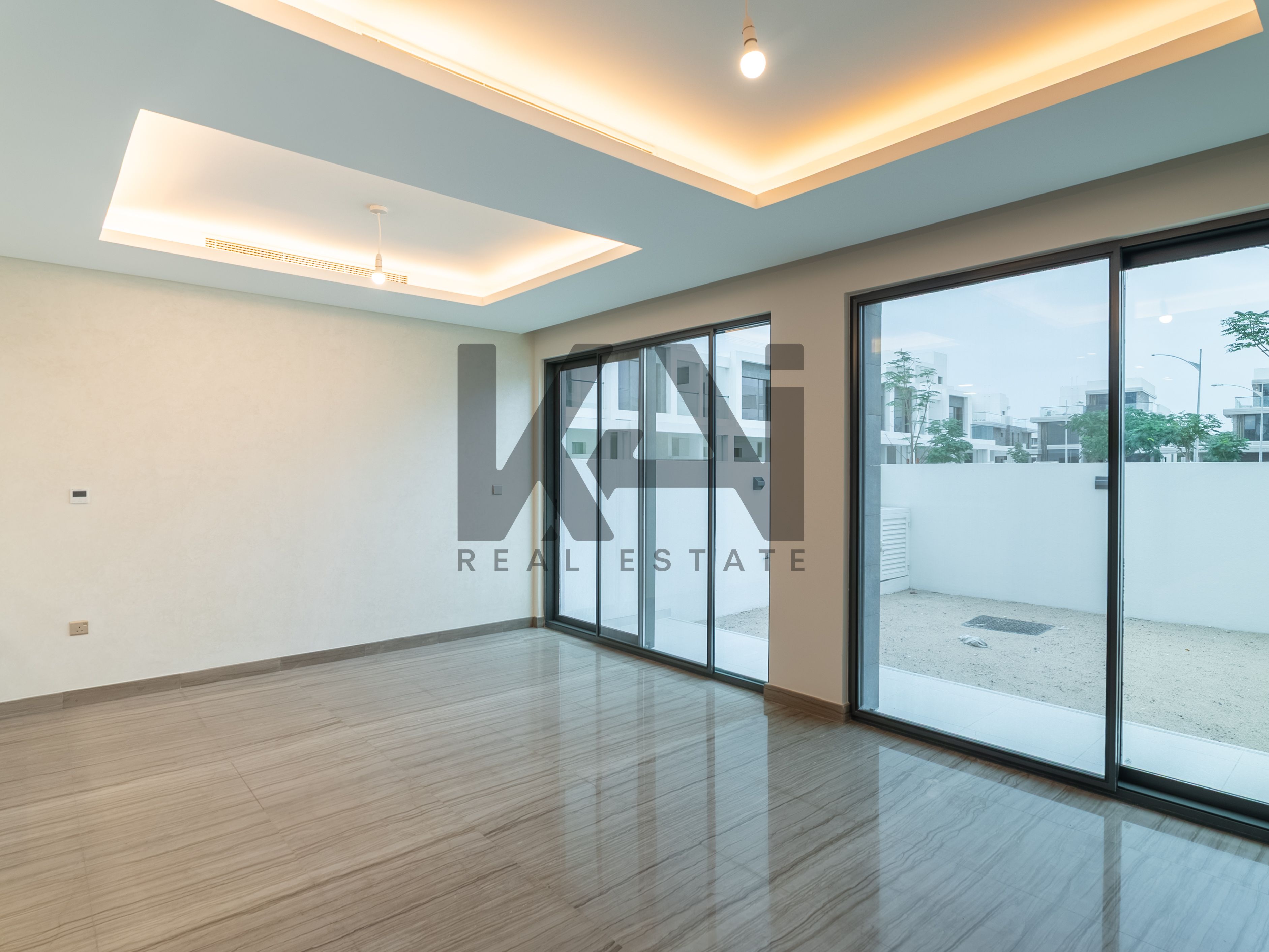 Vacant | Single Row | Prime Location