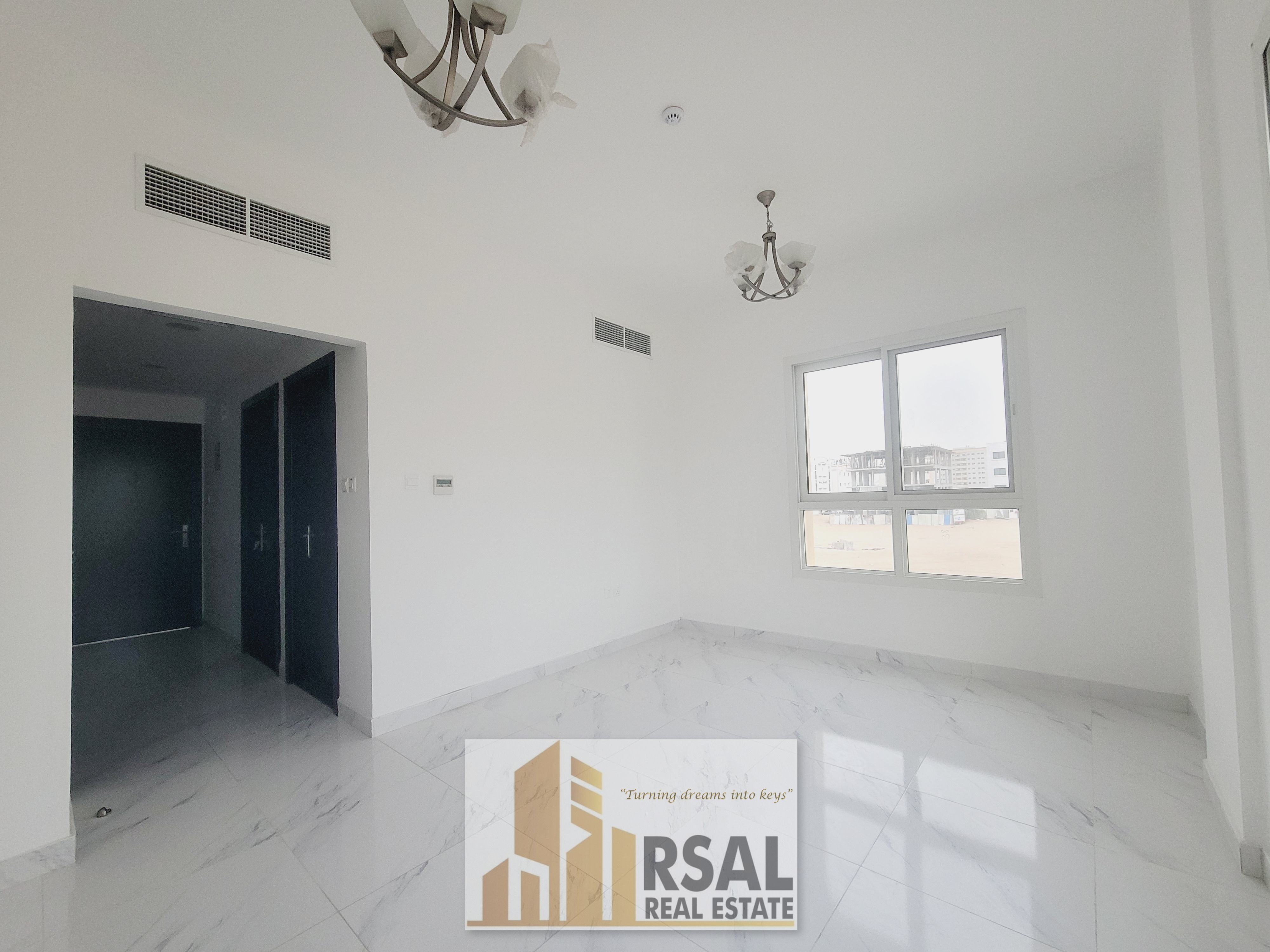 Brand new building first sifting// luxury Apartment// 1BHK 2 bathroom// master bedroom// good finshing And good kitchen// Easy Exit to Dubai