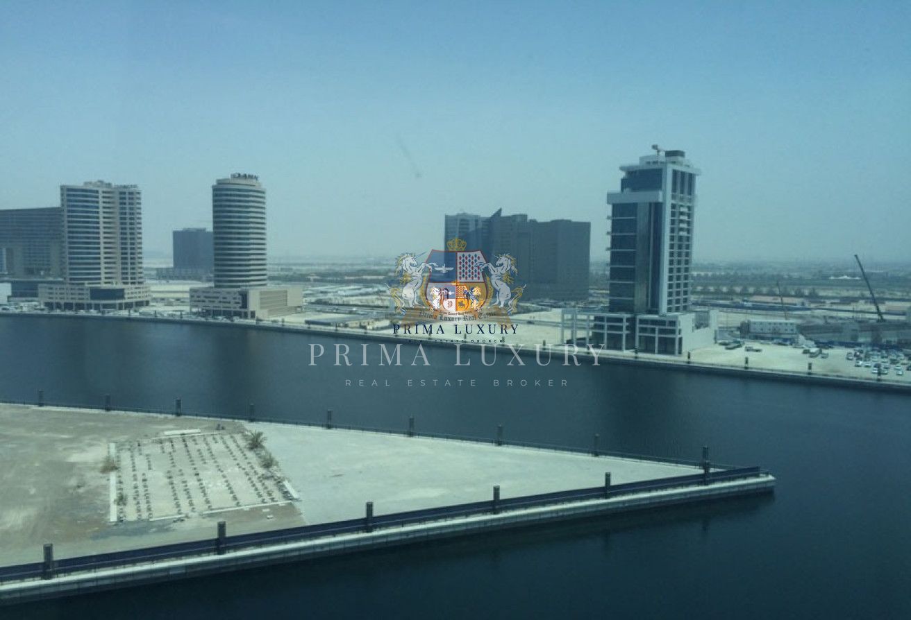 Vacant | Canal View | Unfurnished