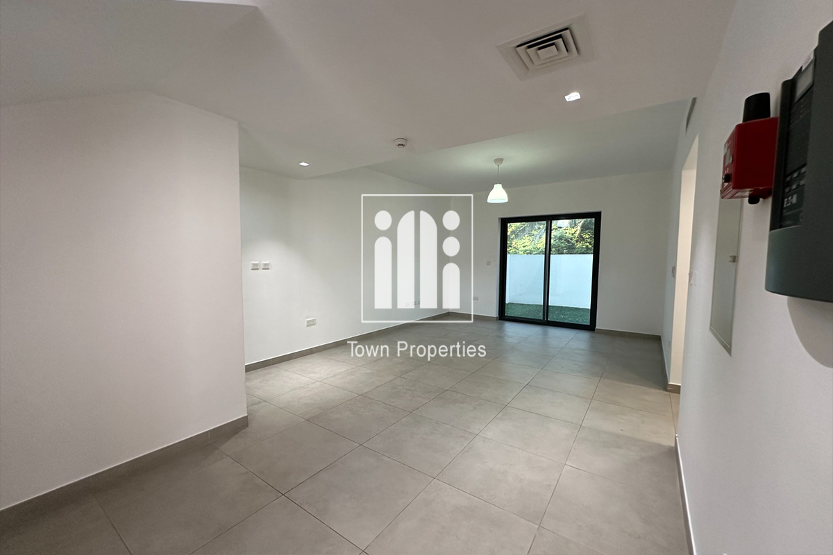 Single Row - End Unit | 2BR + M TH | Vacant |