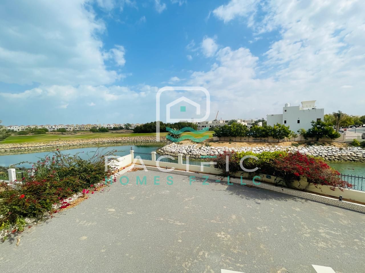SPACIOUS 5 BEDROOM VILLA| WATER FRONT | BEST PRICE