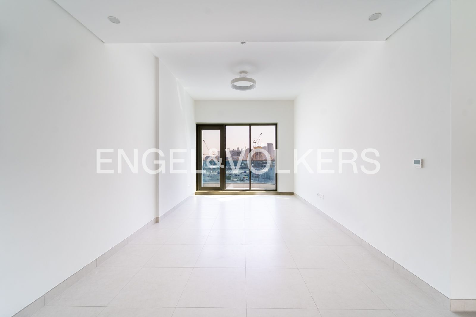 Bright | Closed Kitchen | Well Maintained
