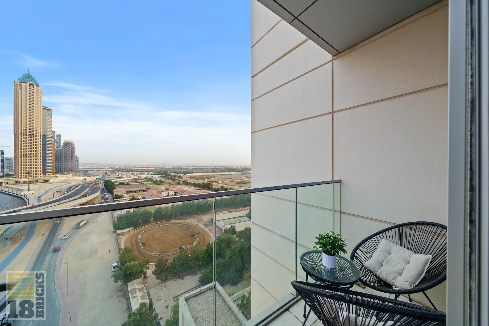 Spacious and Peaceful 1BR with Canal views