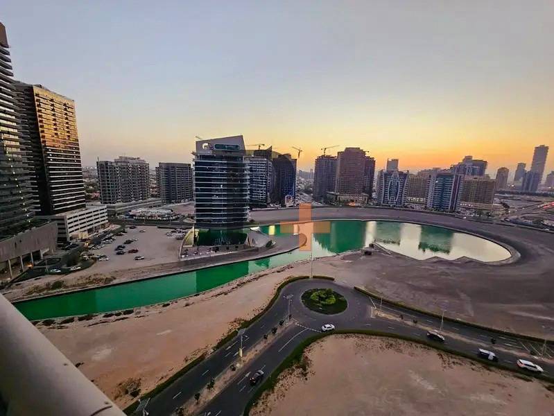 Spacious Unit | Mid Floor | Prime Location