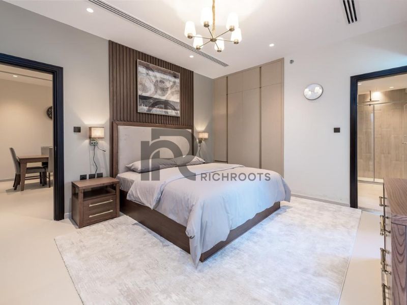 LUXURY & STYLISH LIVING | CANAL VIEW | LOW FLOOR