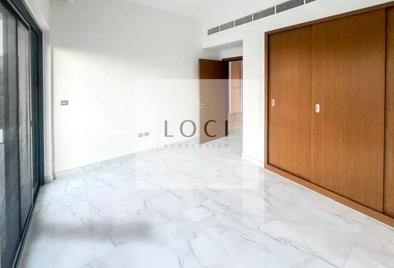 Stunning 1 BR at Azizi Mirage with Pool & Gym