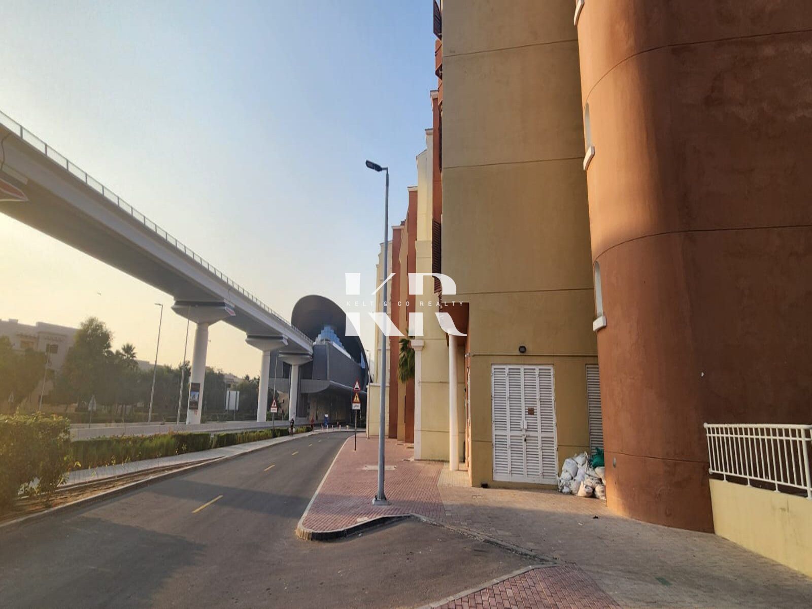 Multiple Units available | 5 minutes from Metro