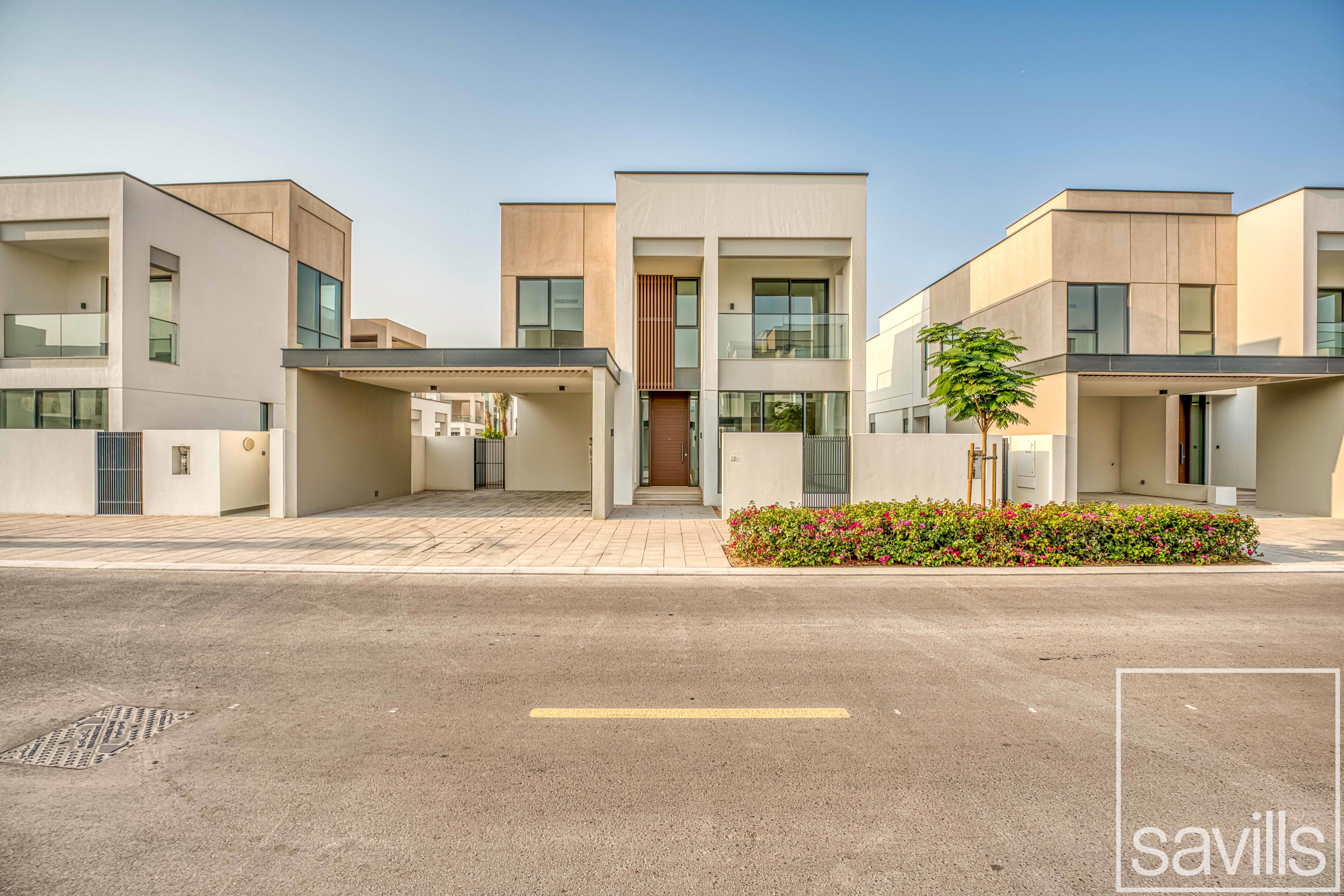 PRIME LOCATION | LARGE PLOT | CORNER UNIT
